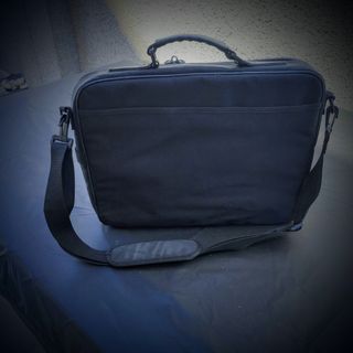 REGALA! CARTERA/MALETÍN FLEXIBLE ORDENADOR PERSONA