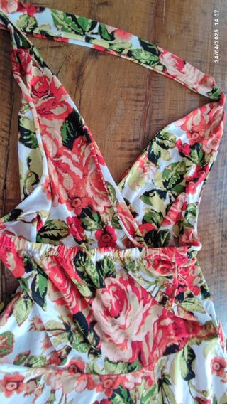 Vestito floreale estivo rosso e bianco