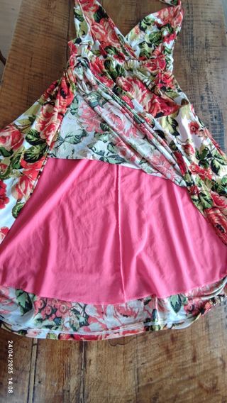 Vestito floreale estivo rosso e bianco