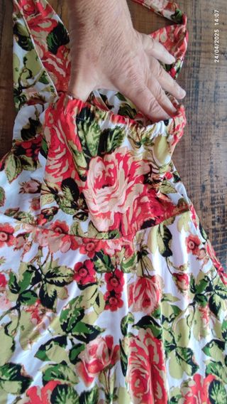 Vestito floreale estivo rosso e bianco