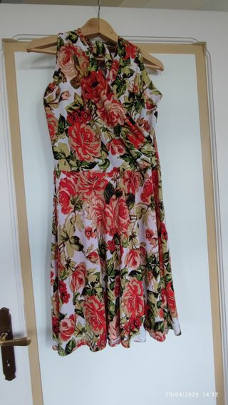 Vestito floreale estivo rosso e bianco