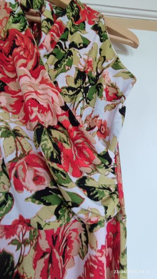 Vestito floreale estivo rosso e bianco