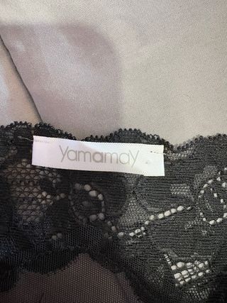 Sottoveste rossa e nera