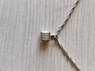 Precioso conjunto de oro blanco y brilla