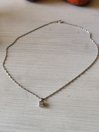 Precioso conjunto de oro blanco y brilla