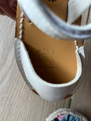 Sandalias Pisamonas blancas niño