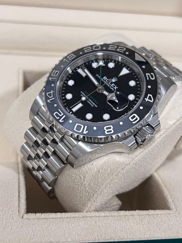 ROLEX GMT II. BRUCE WAYNE.