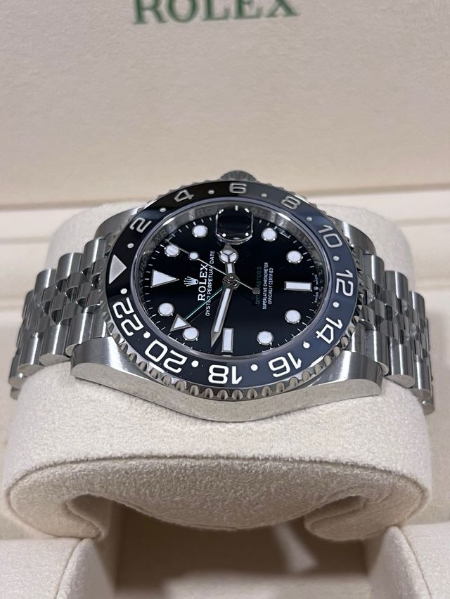 ROLEX GMT II. BRUCE WAYNE.