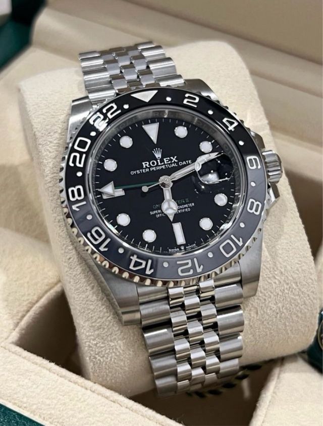 ROLEX GMT II. BRUCE WAYNE.