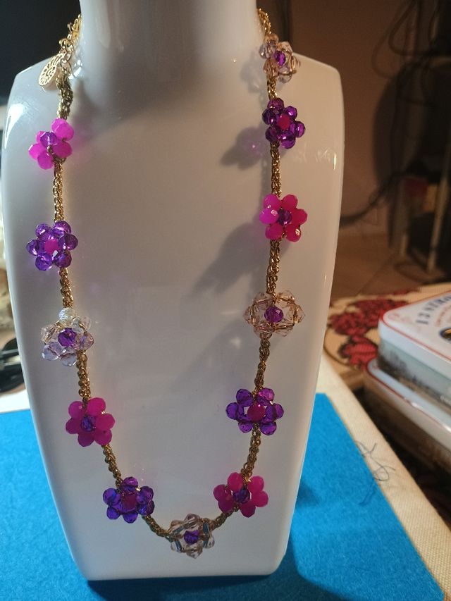 Collana fiori cristalli rosa viola