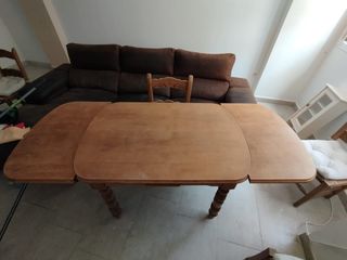 Mesa y 4 sillas comedor madera