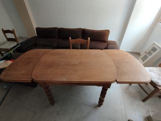 Mesa y 4 sillas comedor madera