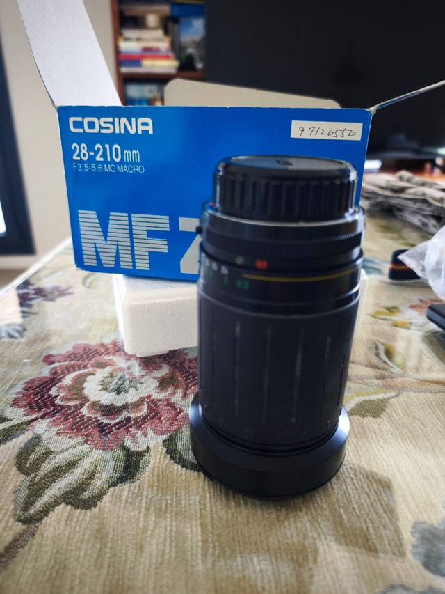 Objetivo Cosina 28-210 mm Macro