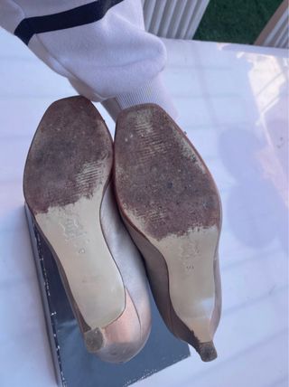 Zapatos Argenia beige tacón bajo