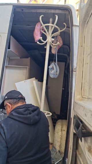 Grandes mudanzas y pequeños portes. Nacional