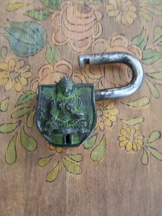 Candado antiguo Asiático .