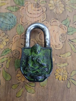 Candado antiguo Asiático .