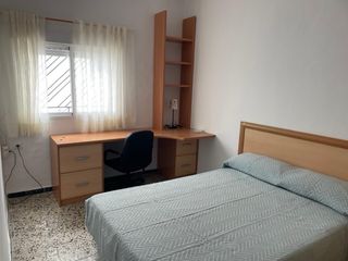 Se alquila vivienda en Rota