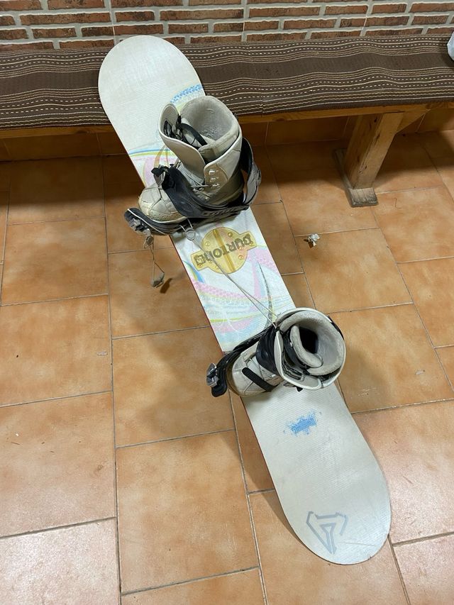 Tabla snowboard + botas usadas