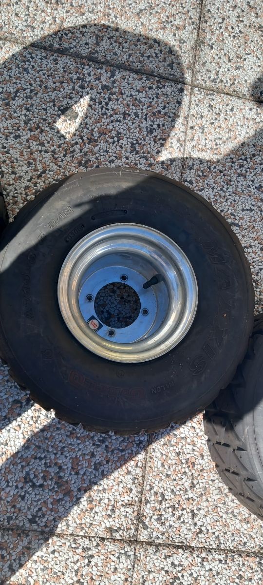 Gomme Maxxis Moto -  nuove anteriore  + usate post