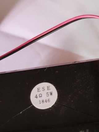 2 altavoces 4 Ohmios, 5w