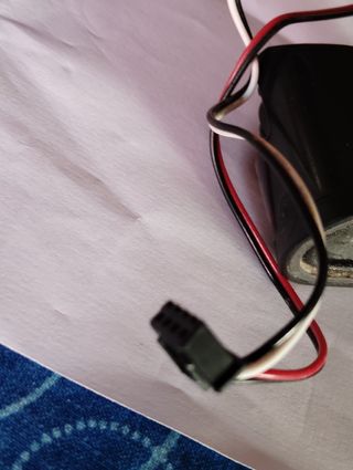 2 altavoces 4 Ohmios, 5w