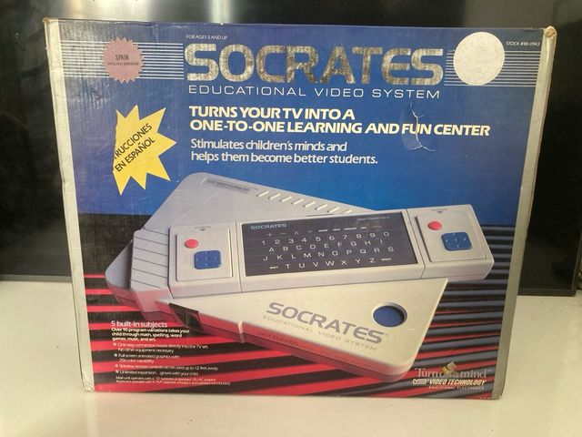 Socrates consola educativa retro con caja