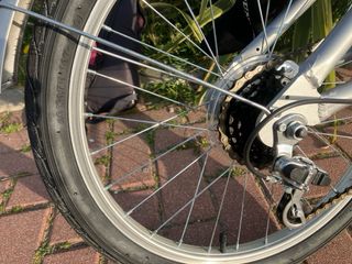 Bicicleta plegable nueva de aluminio.