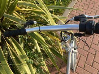 Bicicleta plegable nueva de aluminio.