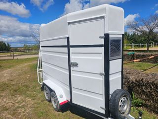 Portes Van de un caballo 