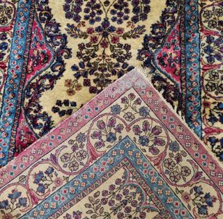 Alfombra oriental multicolor, de pasillo