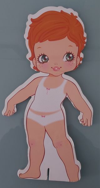 Muñeca cartón + ropa imantada