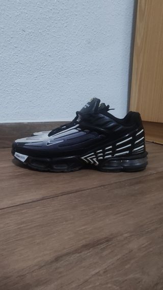 Nike Tn - Blancas y Negras 
Precio negociable 