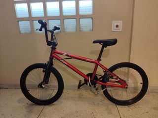 Bicicleta bmx bwtin x up