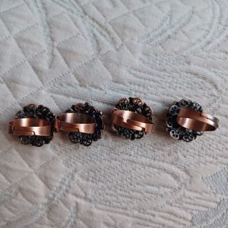4 Anillos Ajustables Multicolor. Oro rosa