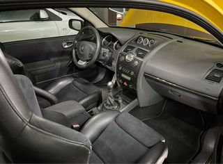 Renault Megane Sport F1 Team R26