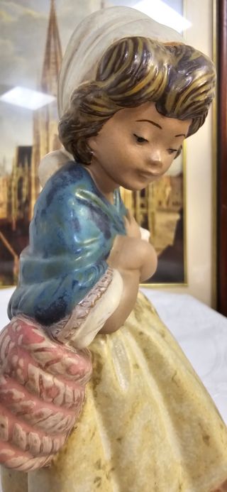 Figura Niña Lladró porcelana