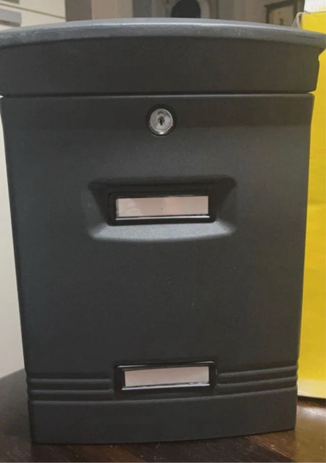 Cassetta postale nuova