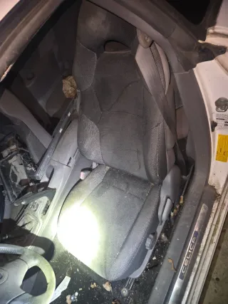 Toyota Celica 2001: Piezas