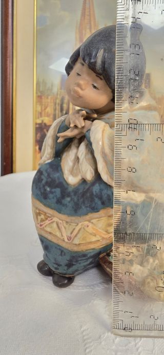 Figura Lladró Niña con Cesta
