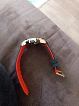 Reloj Megir cronógrafo negro y dorado