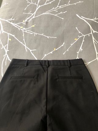 Pantalon negro Mango