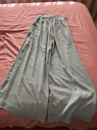 Traje Cossy beige y verde agua