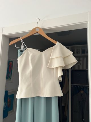 Traje Cossy beige y verde agua