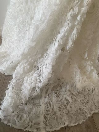 Vestido de novia petalos Rosa Clara modelo Miller