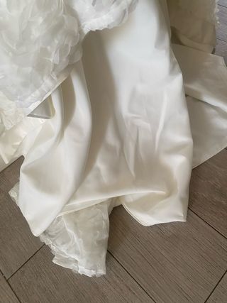 Vestido de novia petalos Rosa Clara modelo Miller