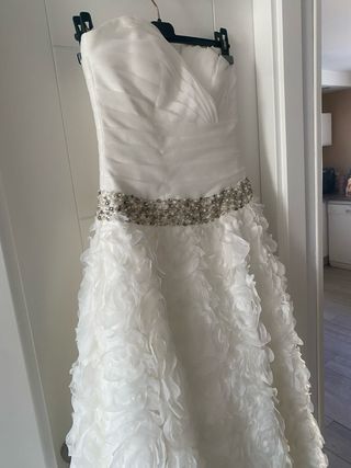 Vestido de novia petalos Rosa Clara modelo Miller