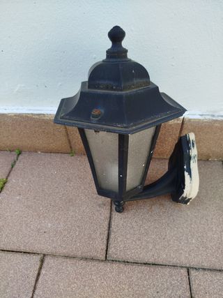 Farola exterior negra - metal y cristal