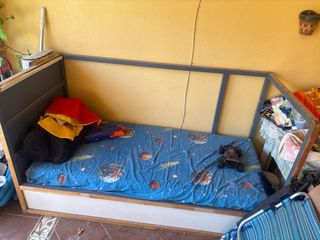 Cama litera infantil azul y blanca