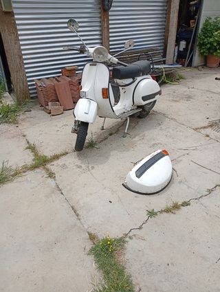 Vespa p200e